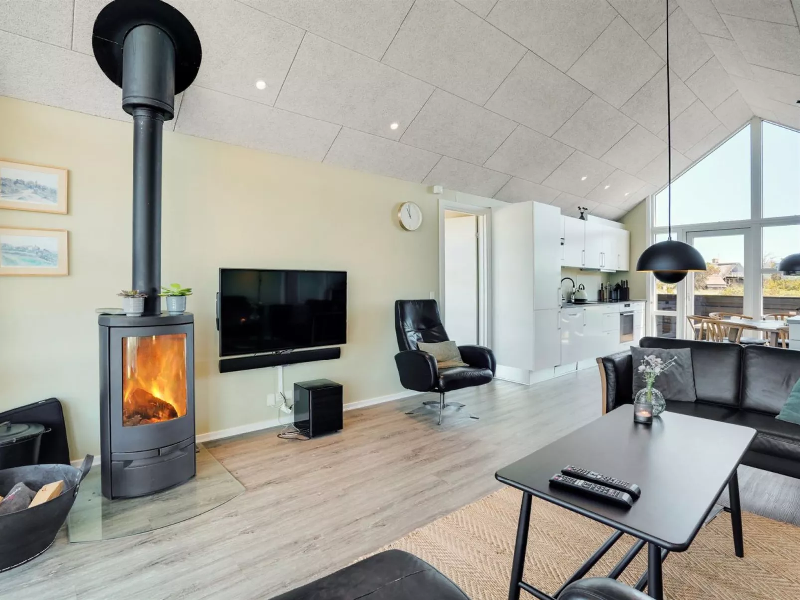 "Eliena" - 500m from the sea-Drinnen