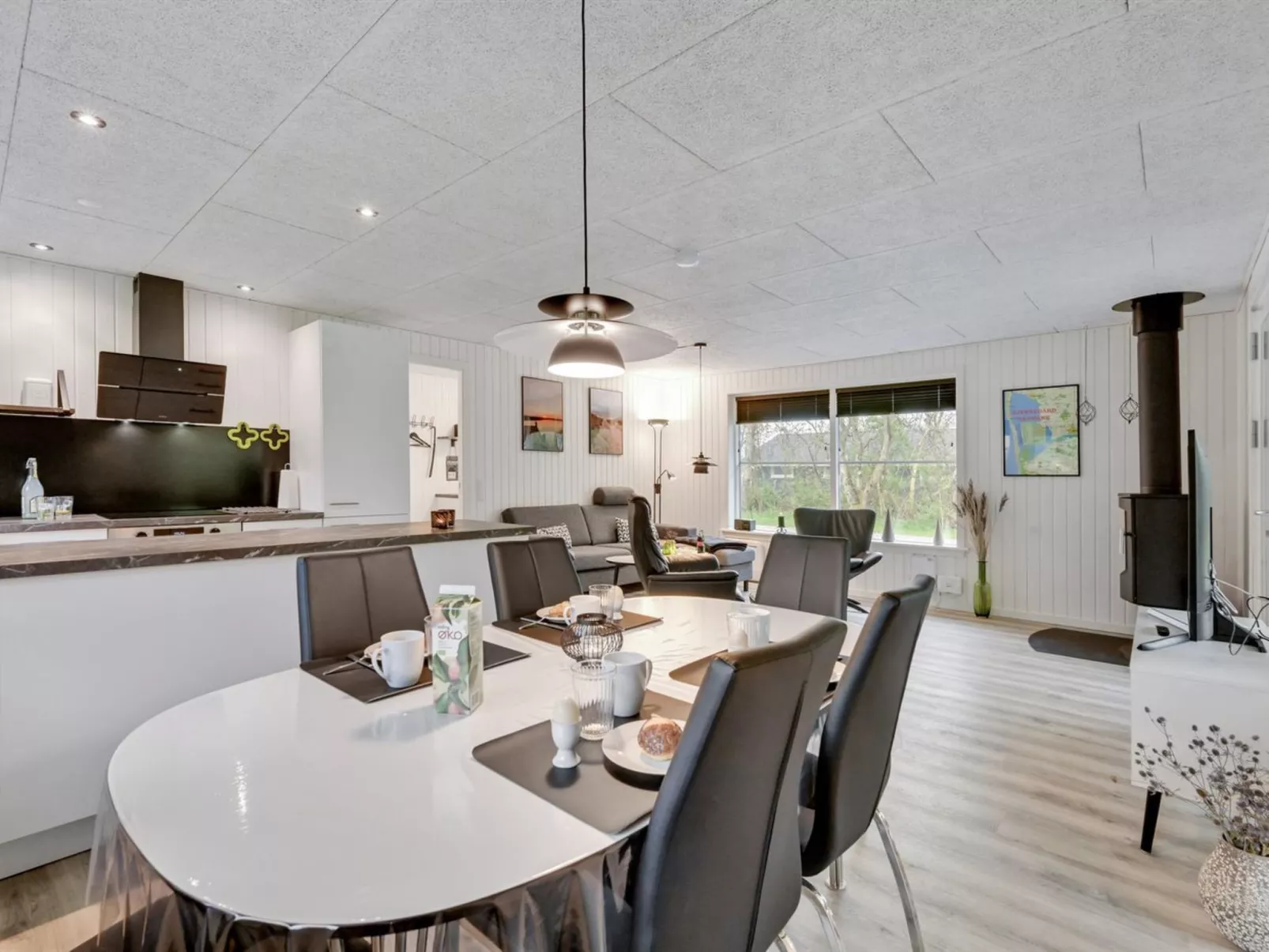 "Øn" -  from the sea-Inside