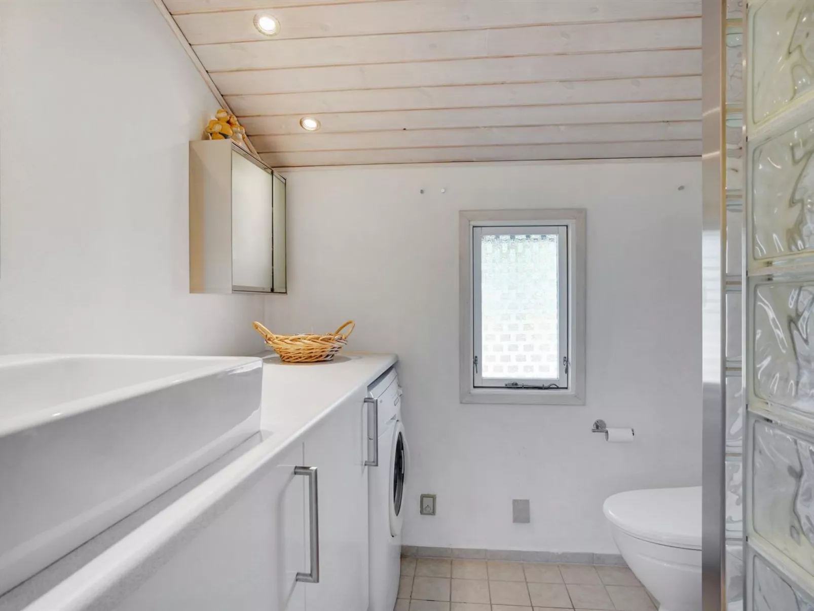 "Anahi" - 3km from the sea-Inside