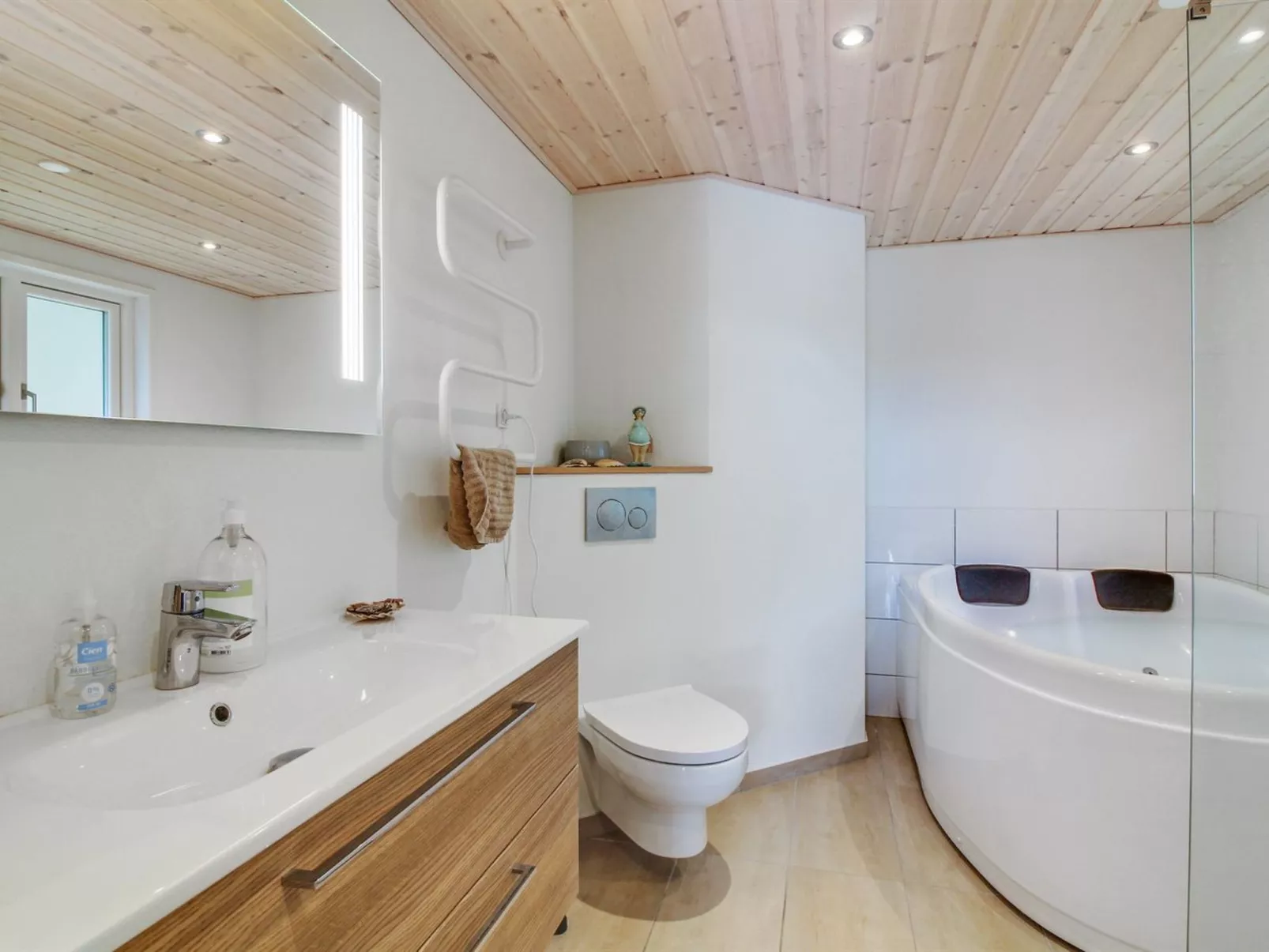 "Santtu" - 600m from the sea-Dedans