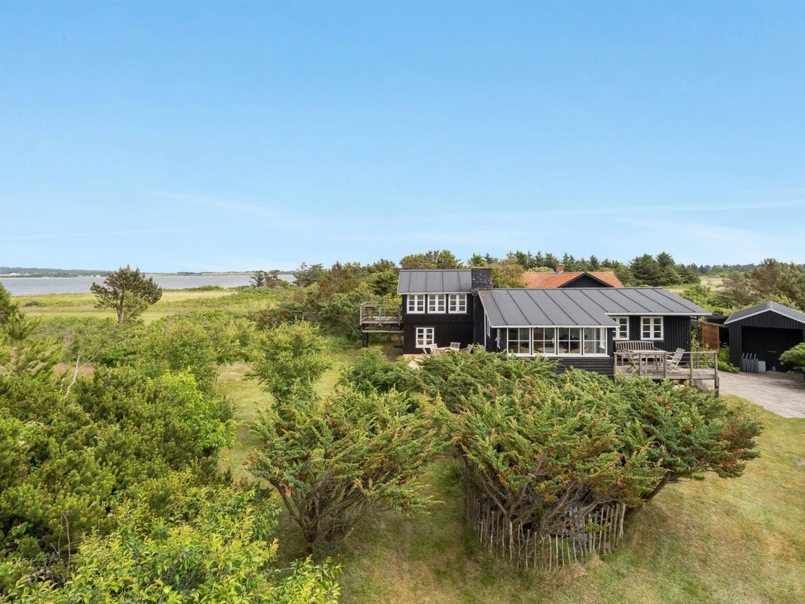 "Gren" - 90m to the fjord-Outside