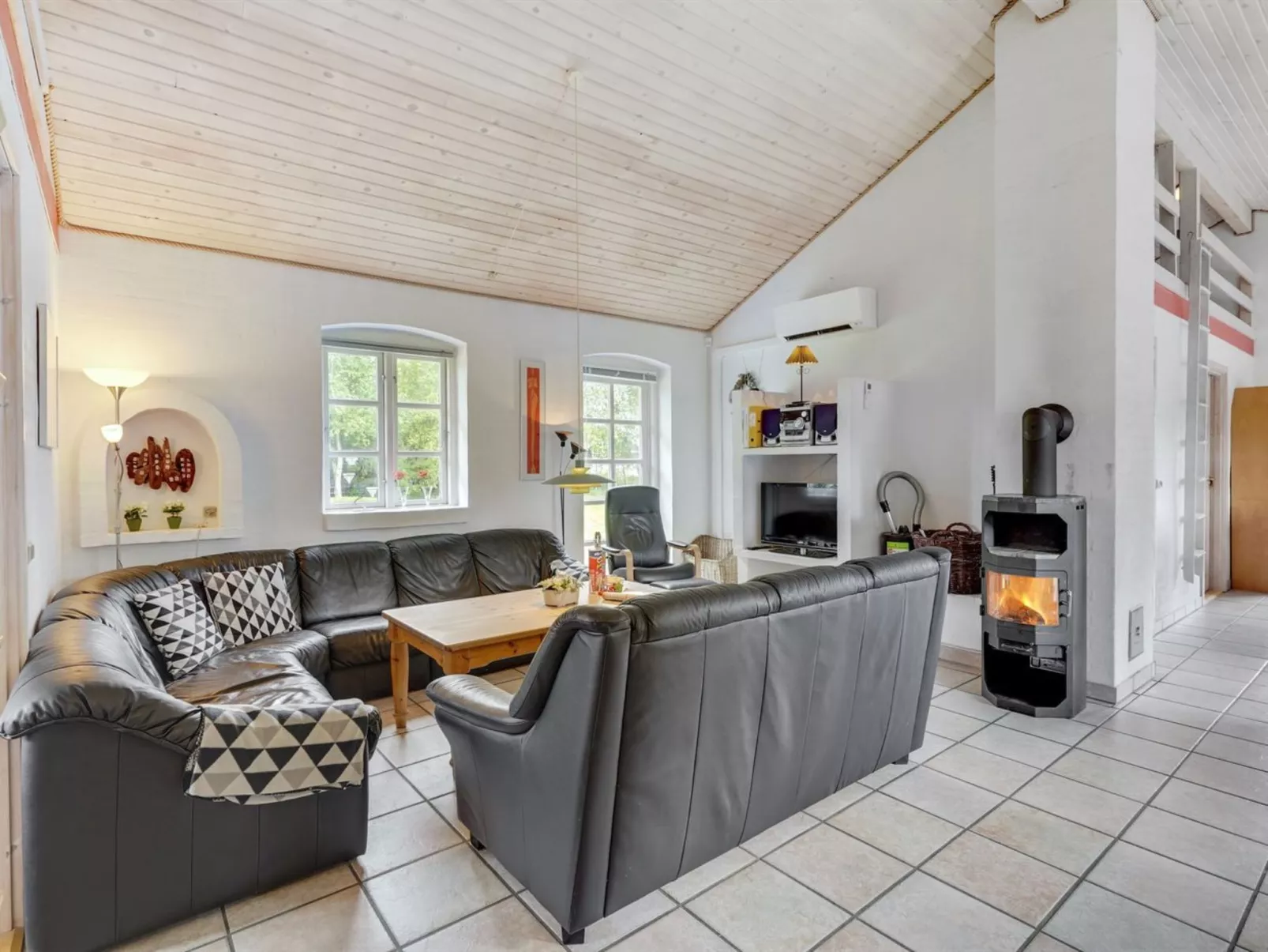 "Kalotta" - 3.2km from the sea-Drinnen