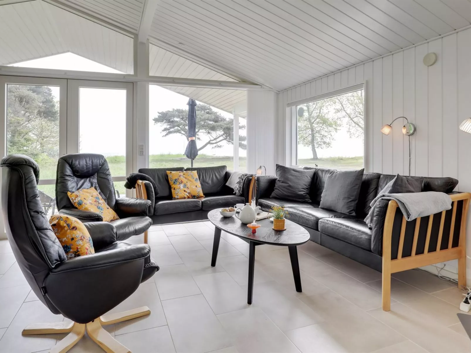 "Botolphus" - 20m from the sea-Dedans