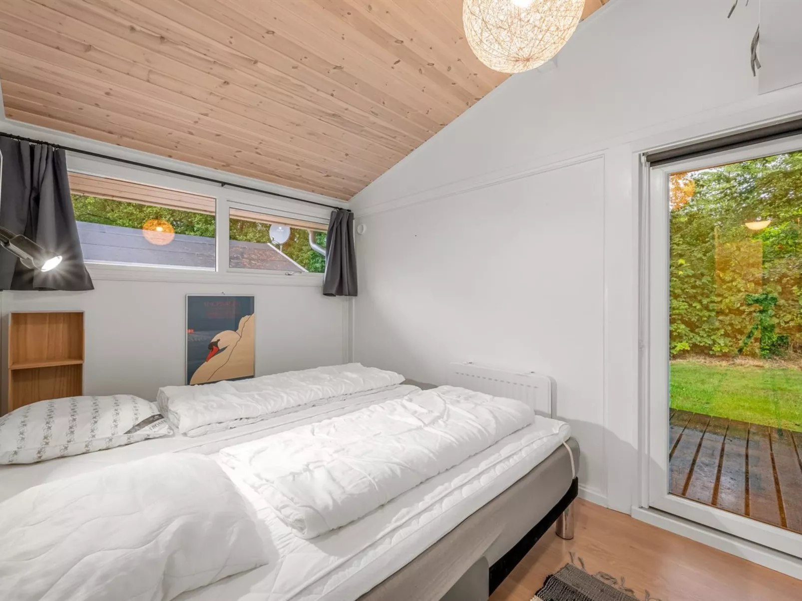 "Emmanuela" - 700m to the fjord-Drinnen