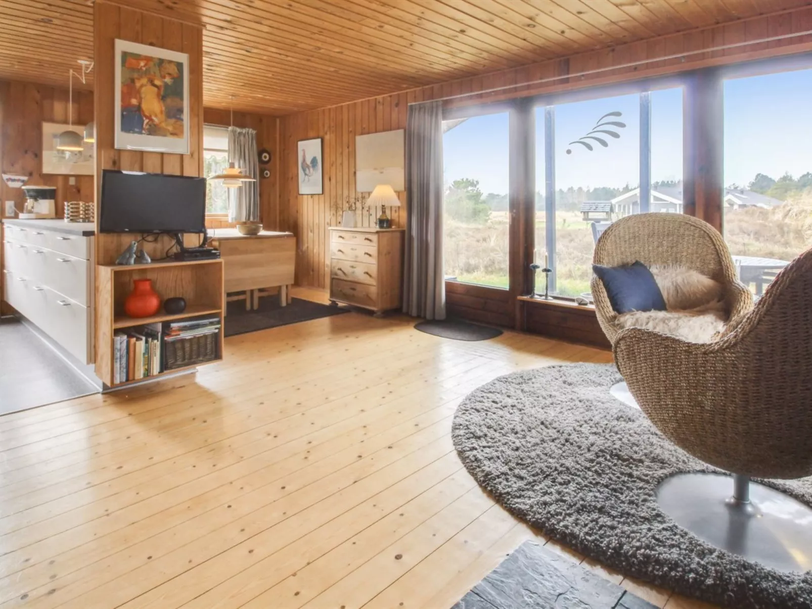 "Kathaline" - 3.4km from the sea-Inside