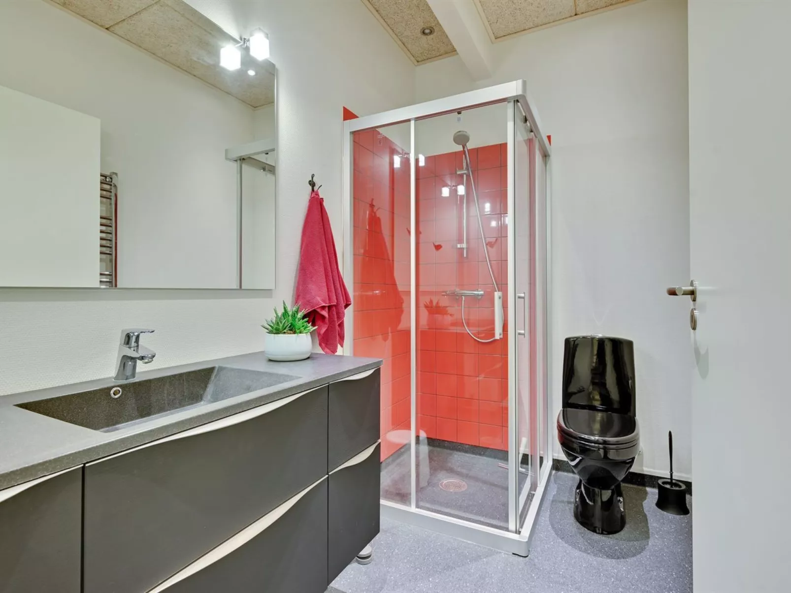 "Irma" - 25m from the sea-Inside