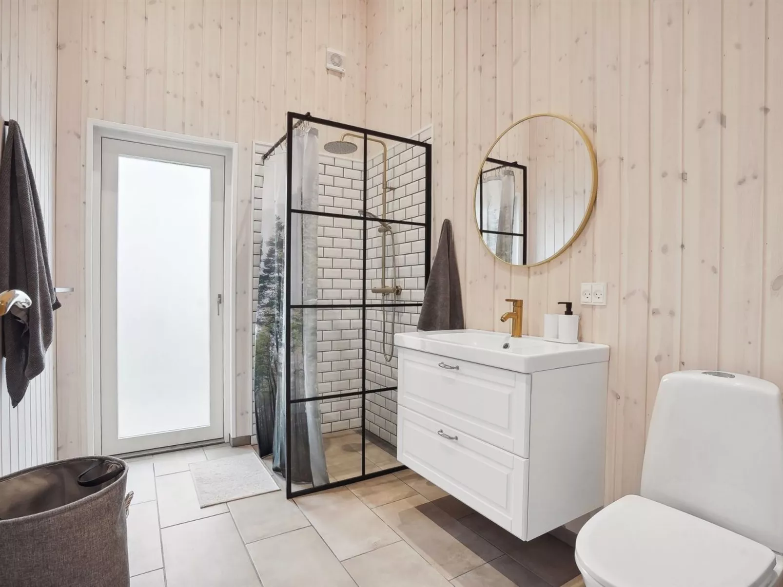 "Hasten" - 600m from the sea-Inside