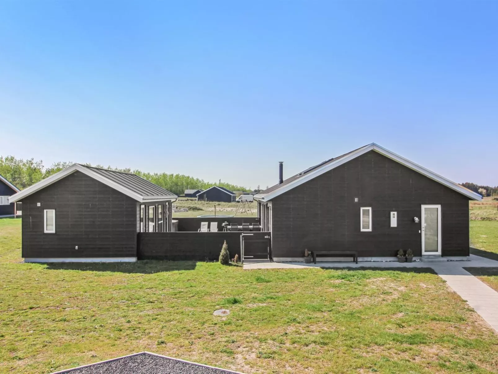 "Eveline" - 1.5km from the sea-Outside