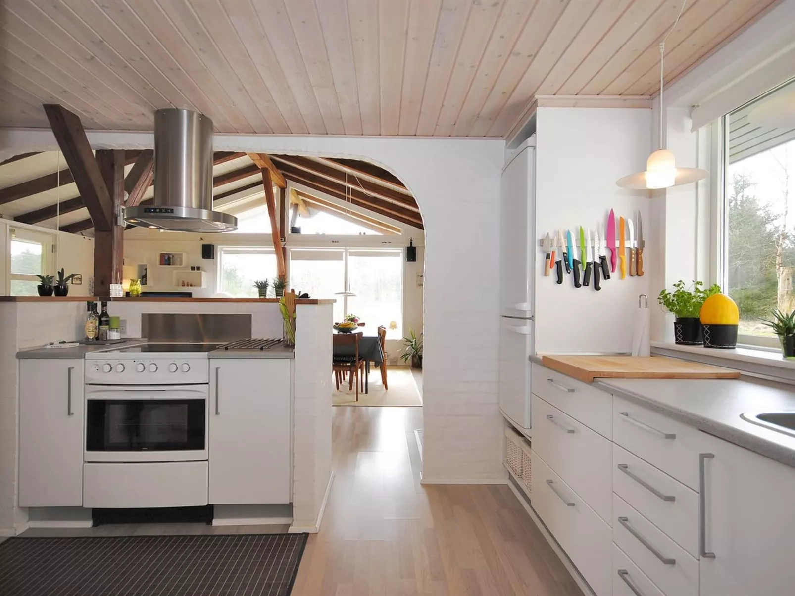 "Oberon" - 3km from the sea-Inside