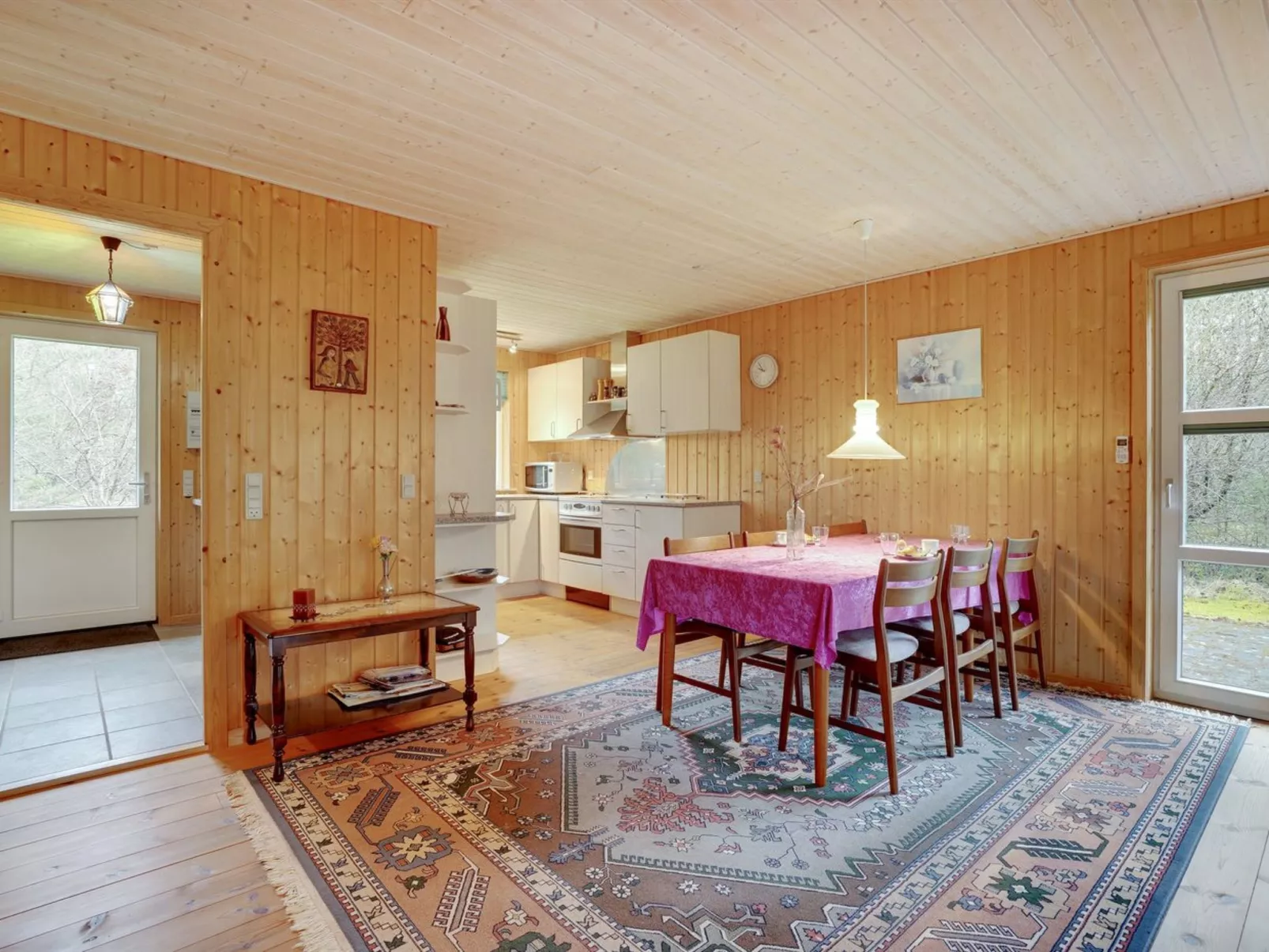 "Tille" - 700m to the fjord-Drinnen