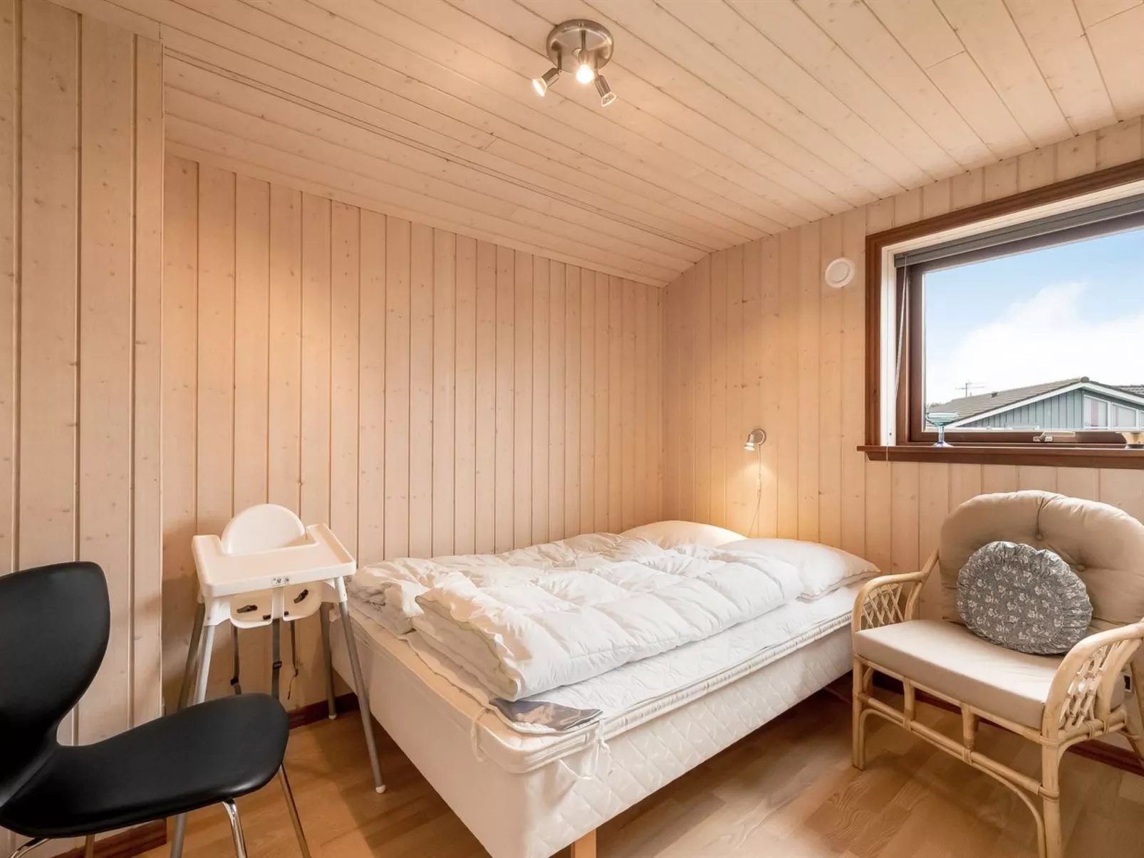 "Malila" - 400m to the fjord-Inside