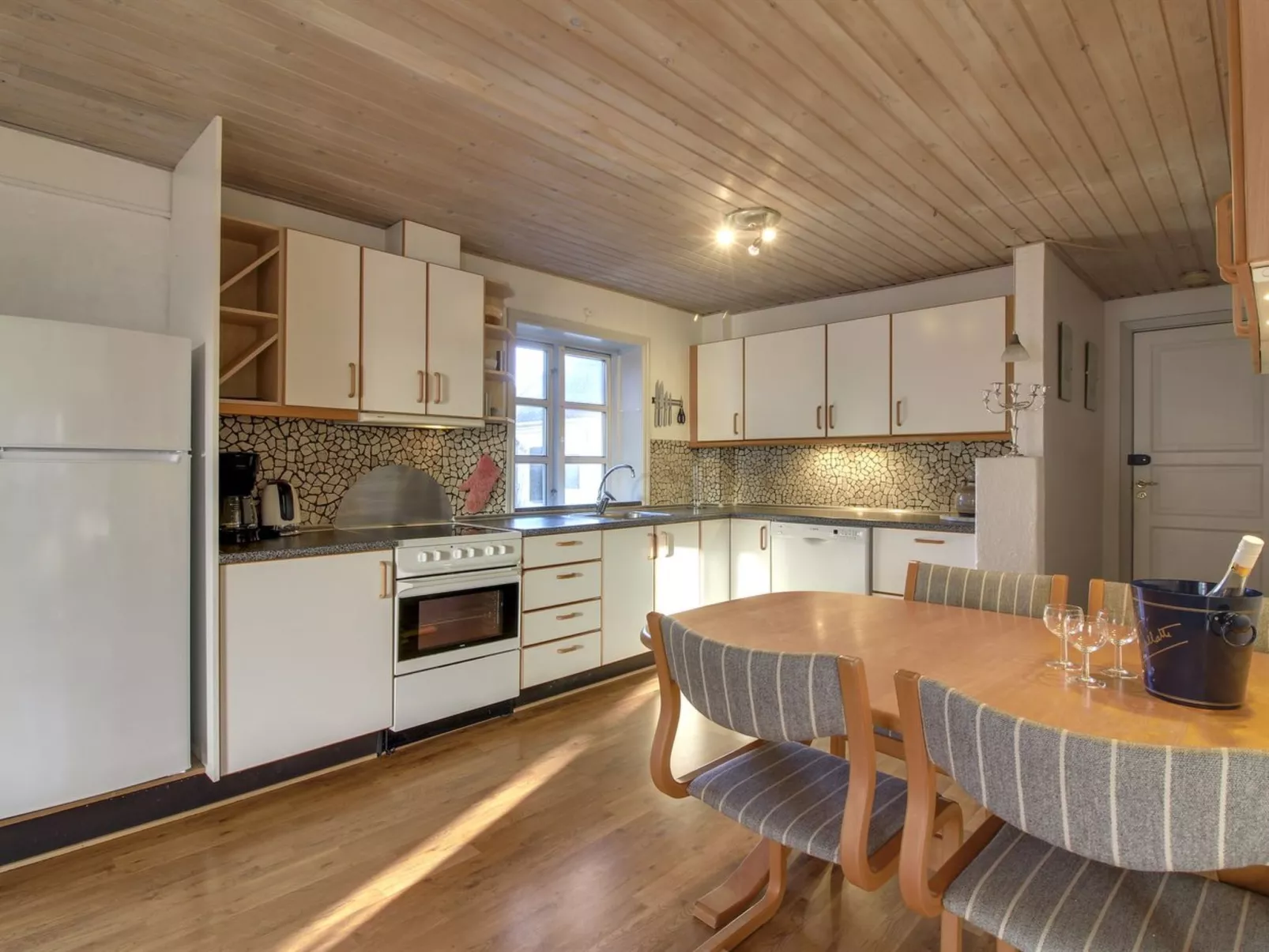 "Anais" - 1.6km from the sea-Drinnen