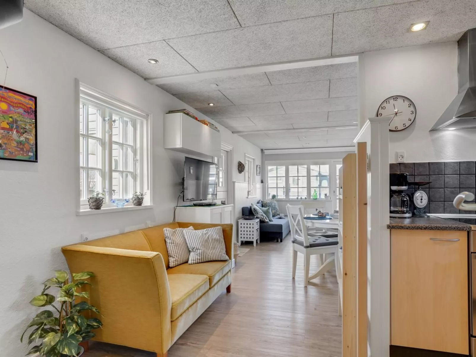 "Sazur" - 75m from the sea-Inside