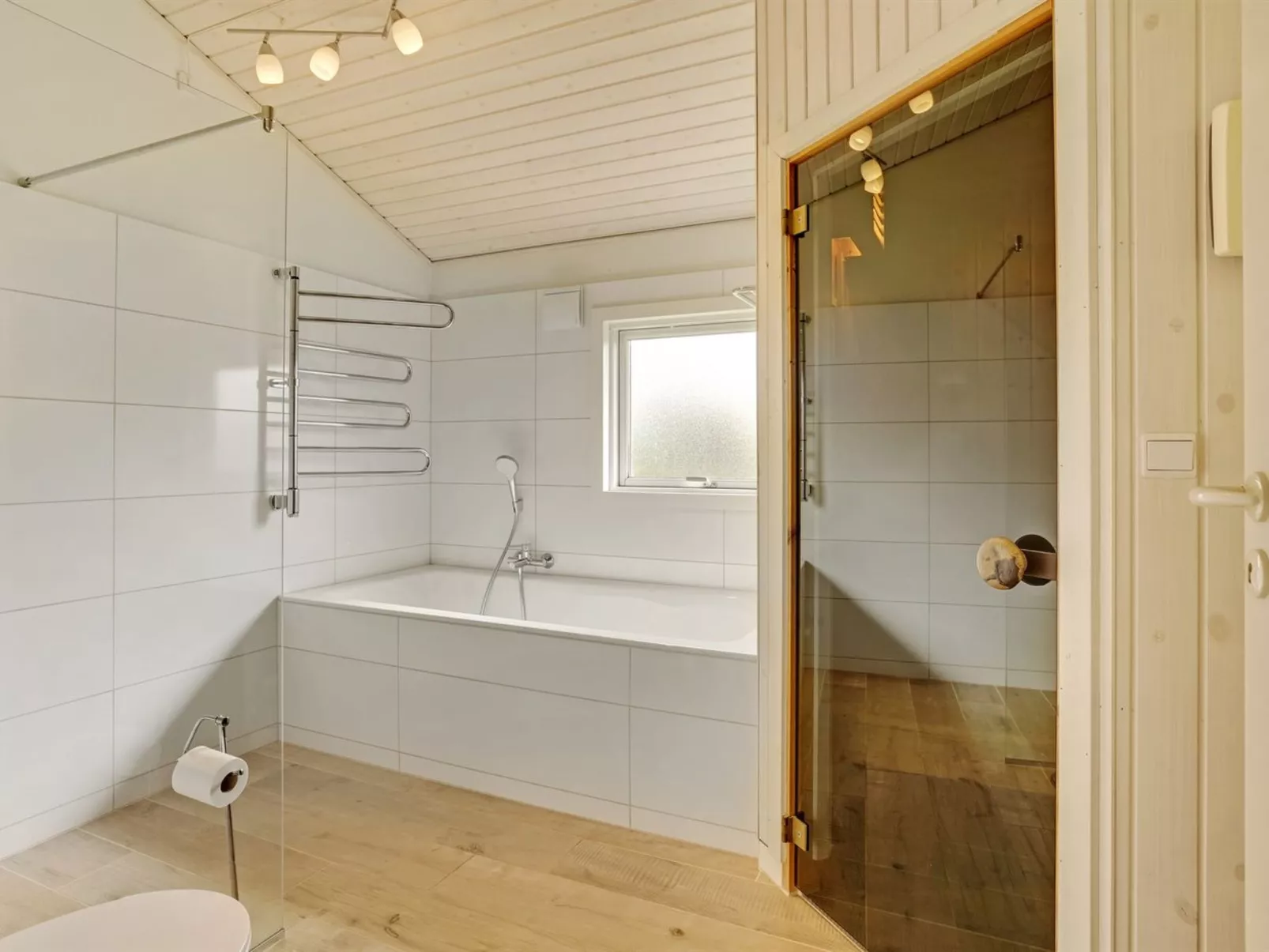 "Folke" - 250m from the sea-Drinnen