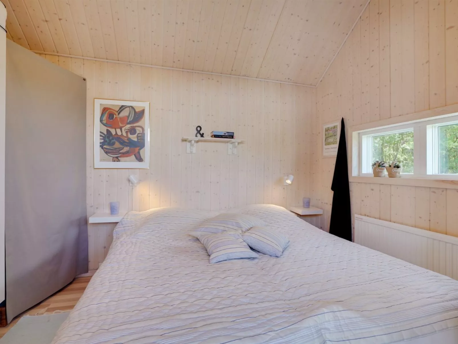 "Eireen" - 600m to the fjord-Inside