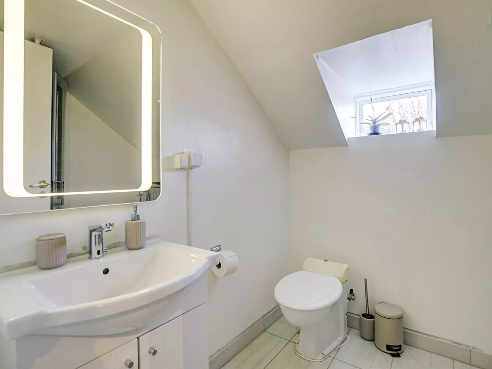 "Arnfin" - 160m from the sea-Inside