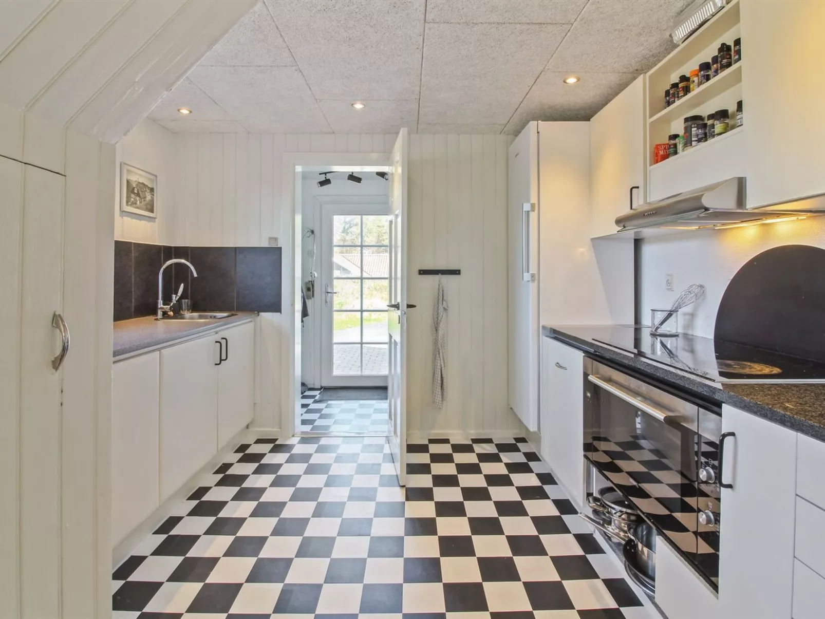 "Janakij" - 475m from the sea-Drinnen