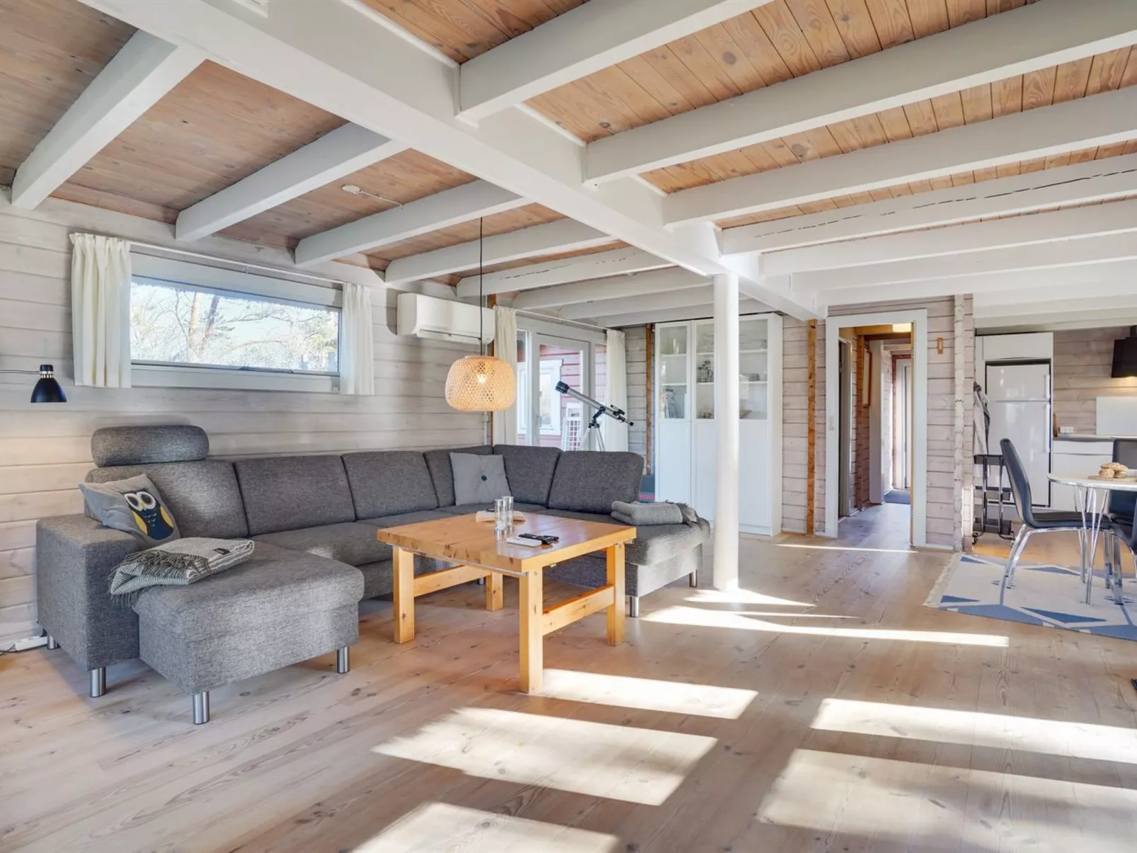 "Tine" - 2.3km from the sea-Inside