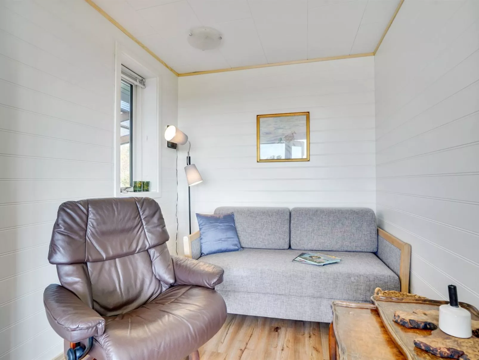 "Tomine" - 500m to the fjord-Inside