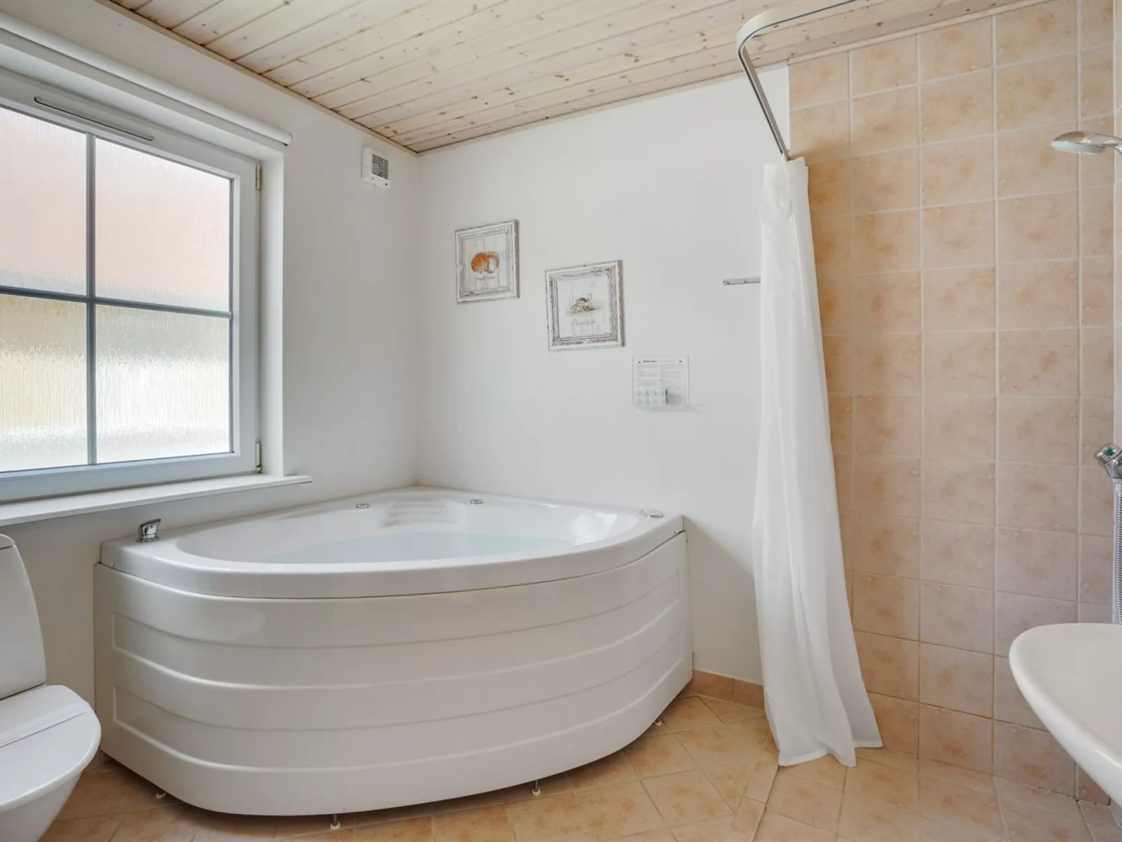 "Uffe" - 100m to the fjord-Dedans