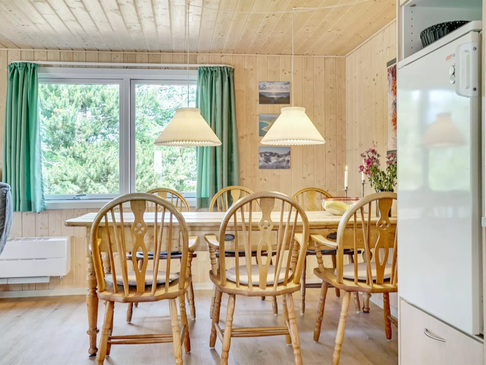 "Hughlek" - 900m from the sea-Drinnen