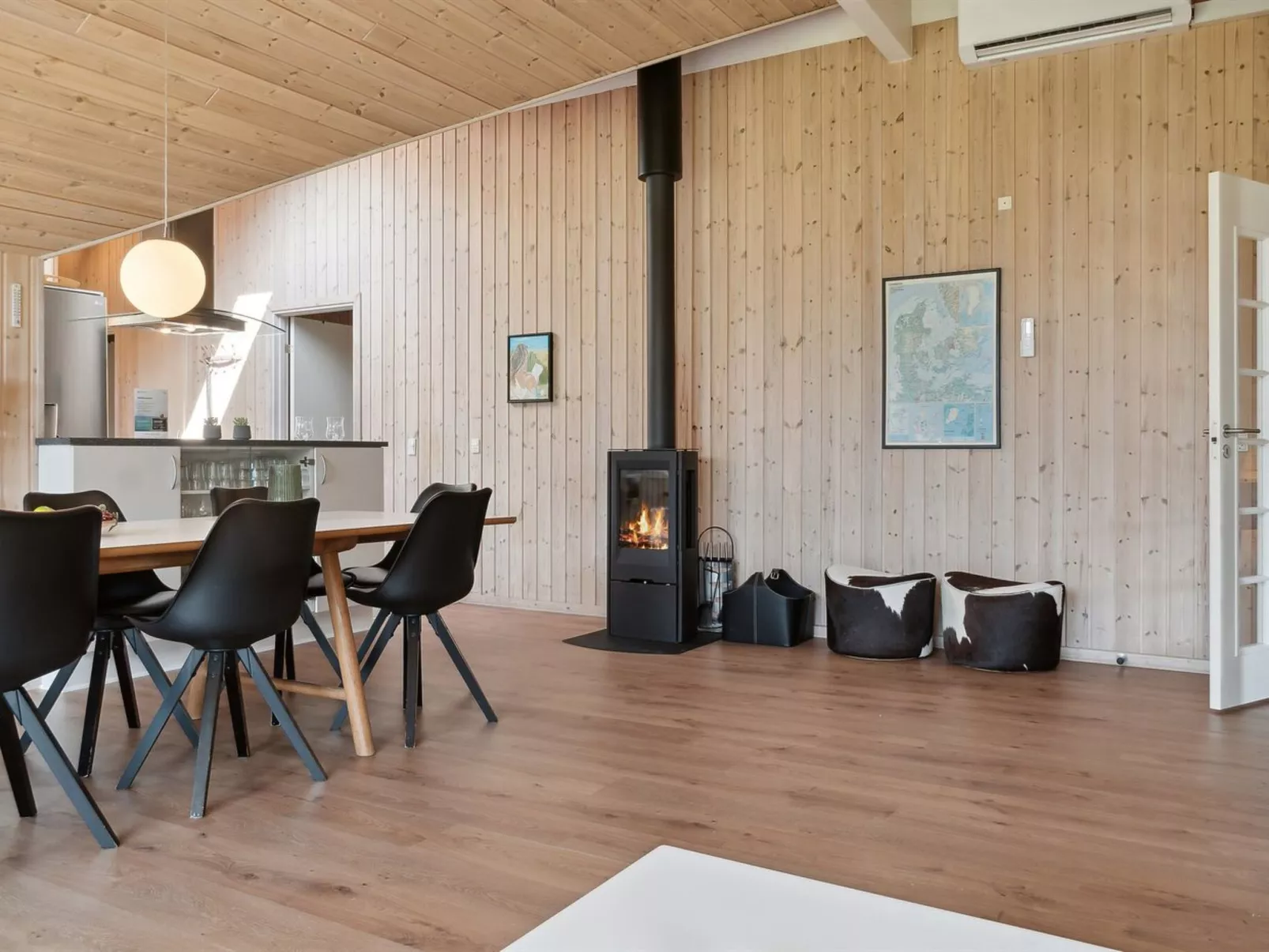 "Bolli" - 1.1km from the sea-Drinnen