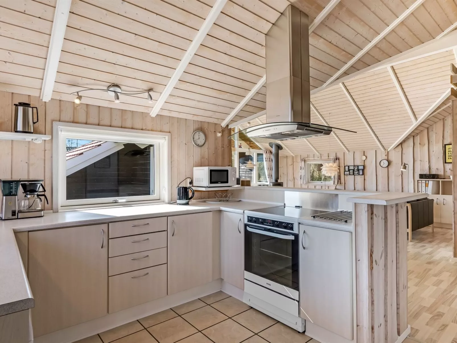 "Germaine" - 1.2km from the sea-Inside