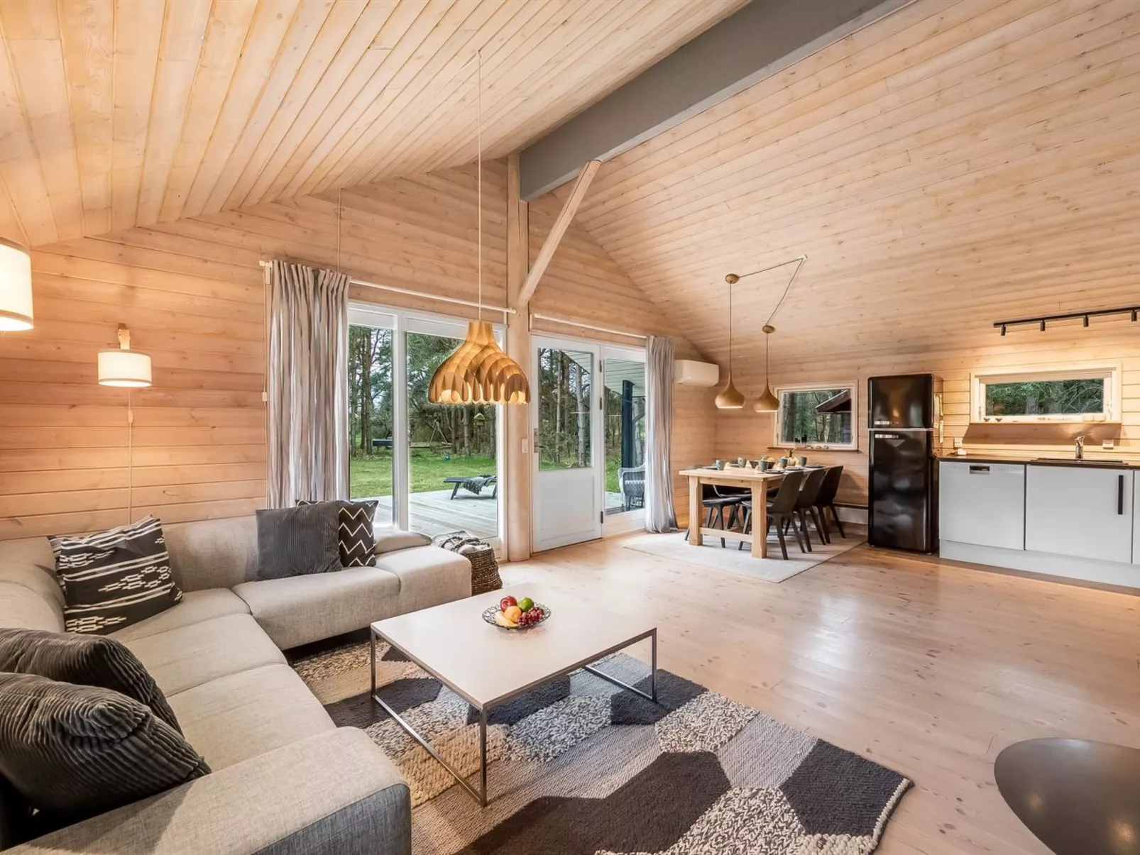 "Aman" - 700m to the fjord-Inside