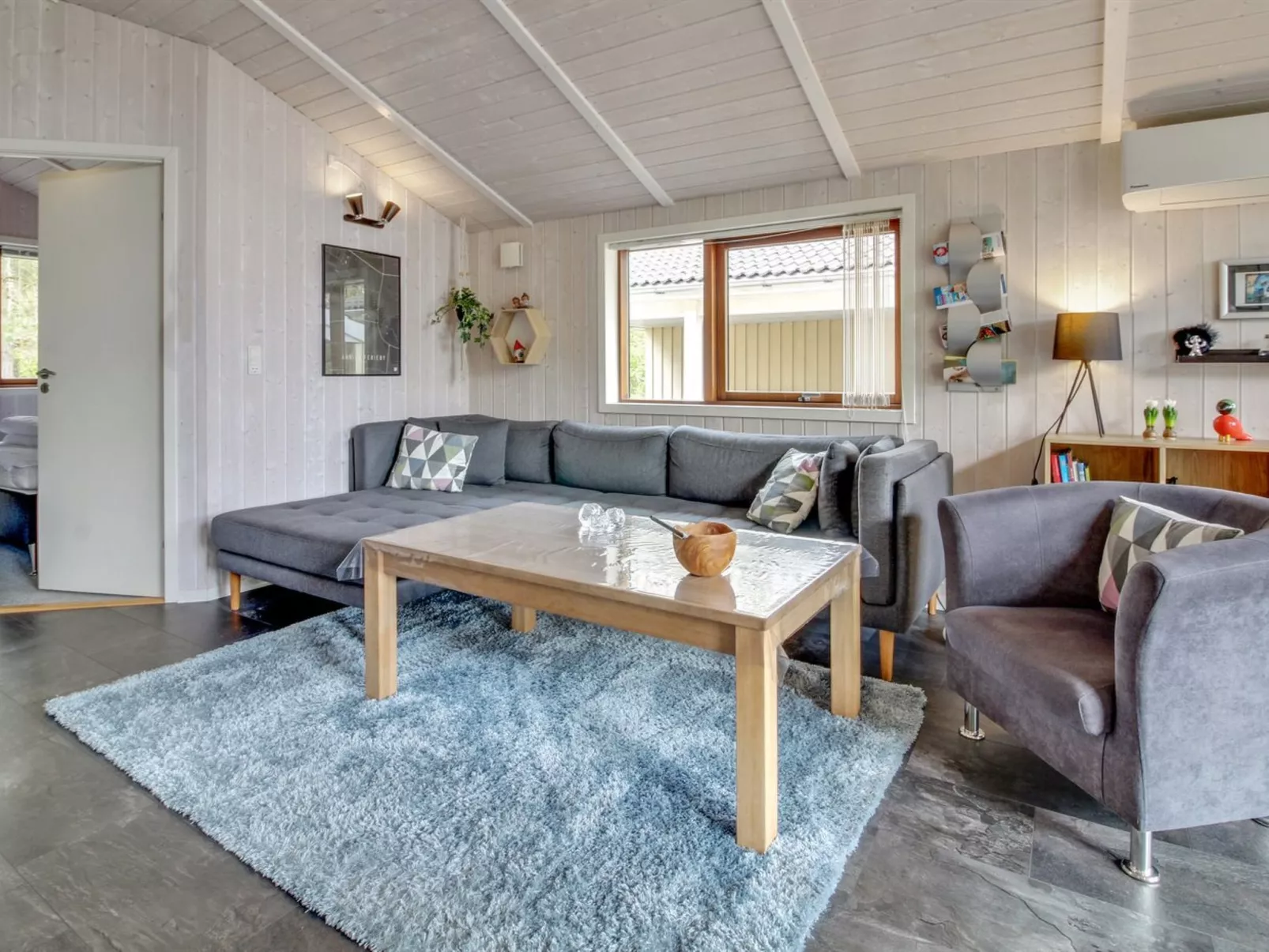 "Arvi" - 30km from the sea-Inside