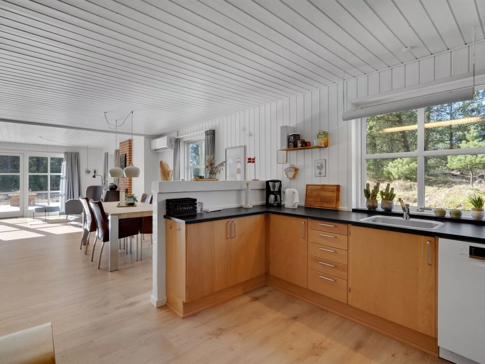 "Harpa" - 2.5km from the sea-Dedans