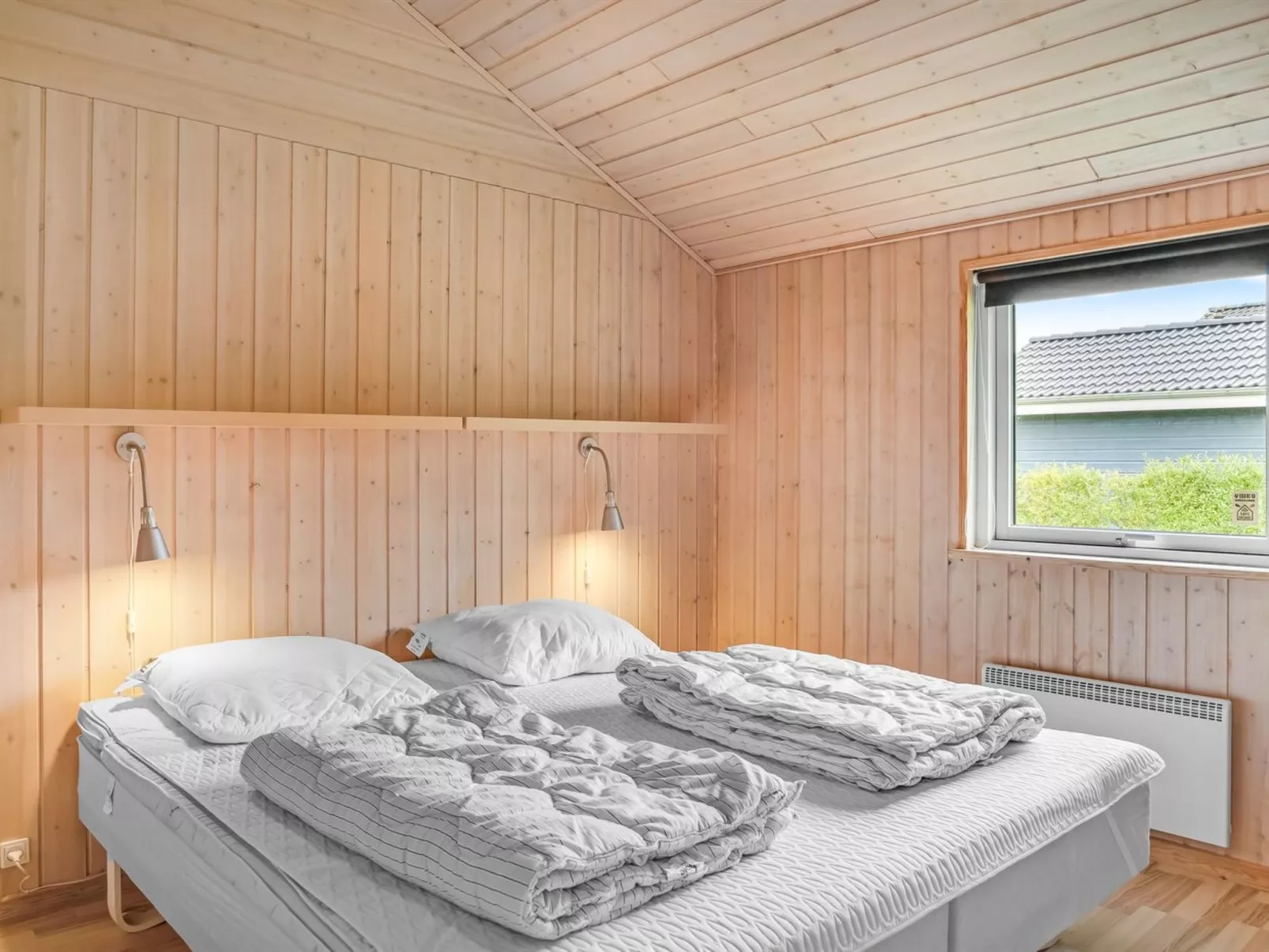 "Femke" - 250m to the fjord-Drinnen