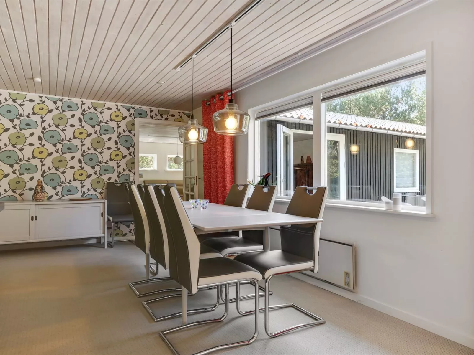 "Gorm" - 300m from the sea-Inside