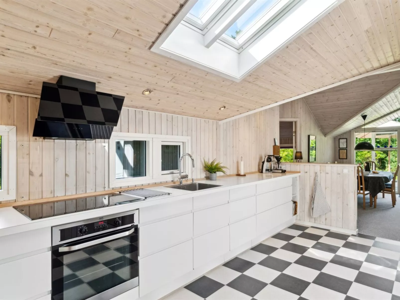 "Batsha" - 350m from the sea-Drinnen