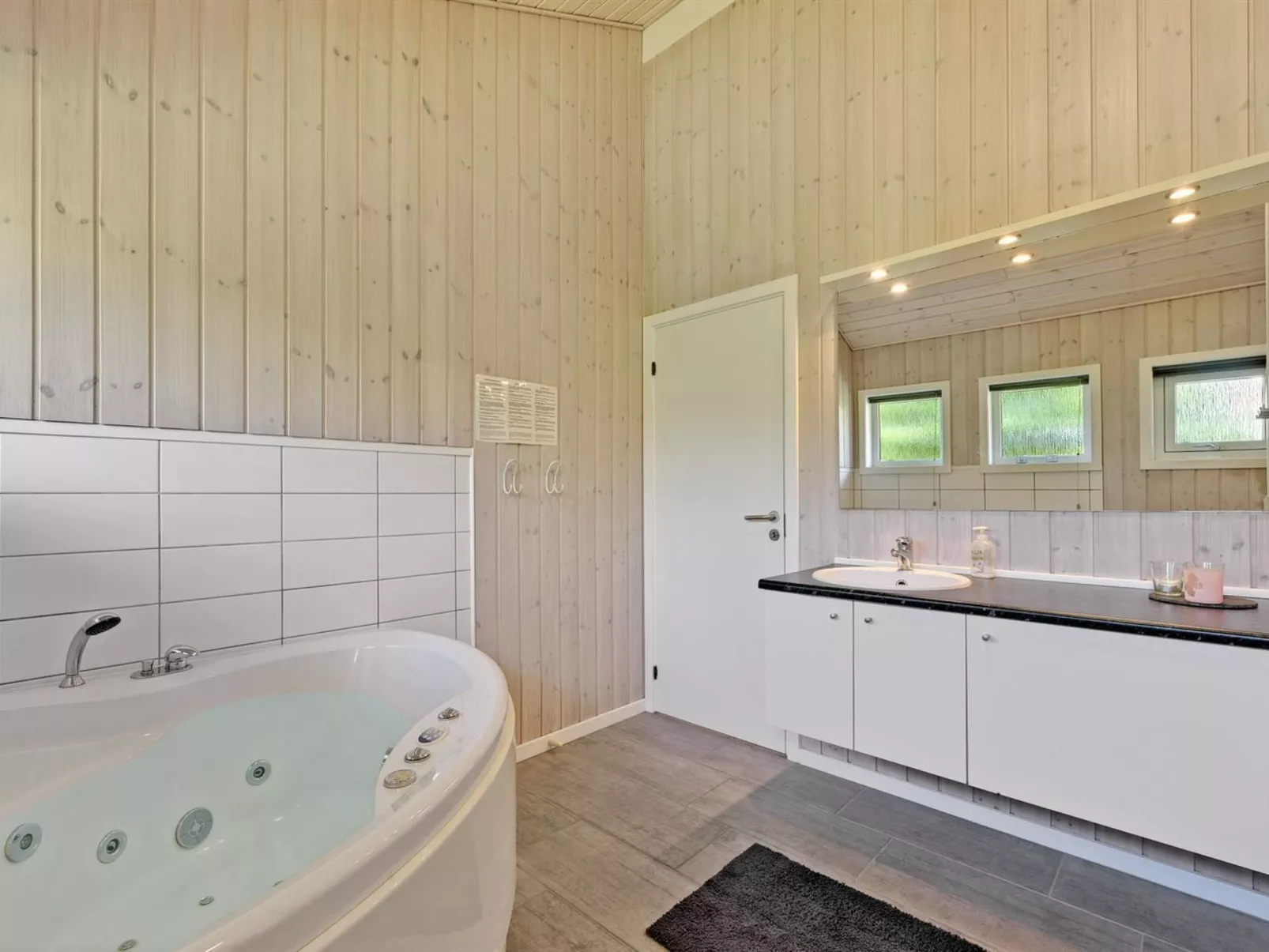 "Chrisse" - 550m from the sea-Inside