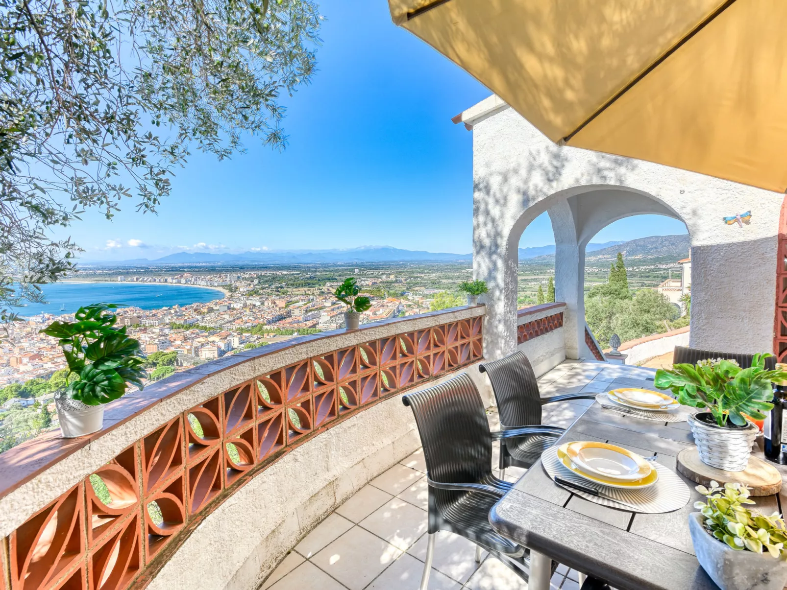 Villa Cecilia-Outside