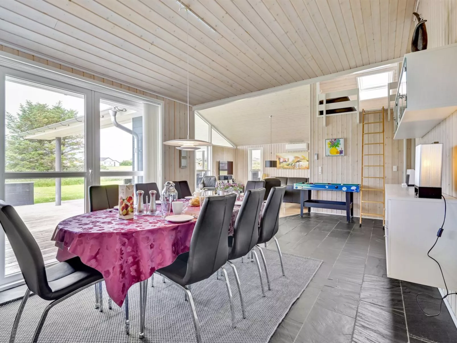 "Nahel" - 150m to the fjord-Inside