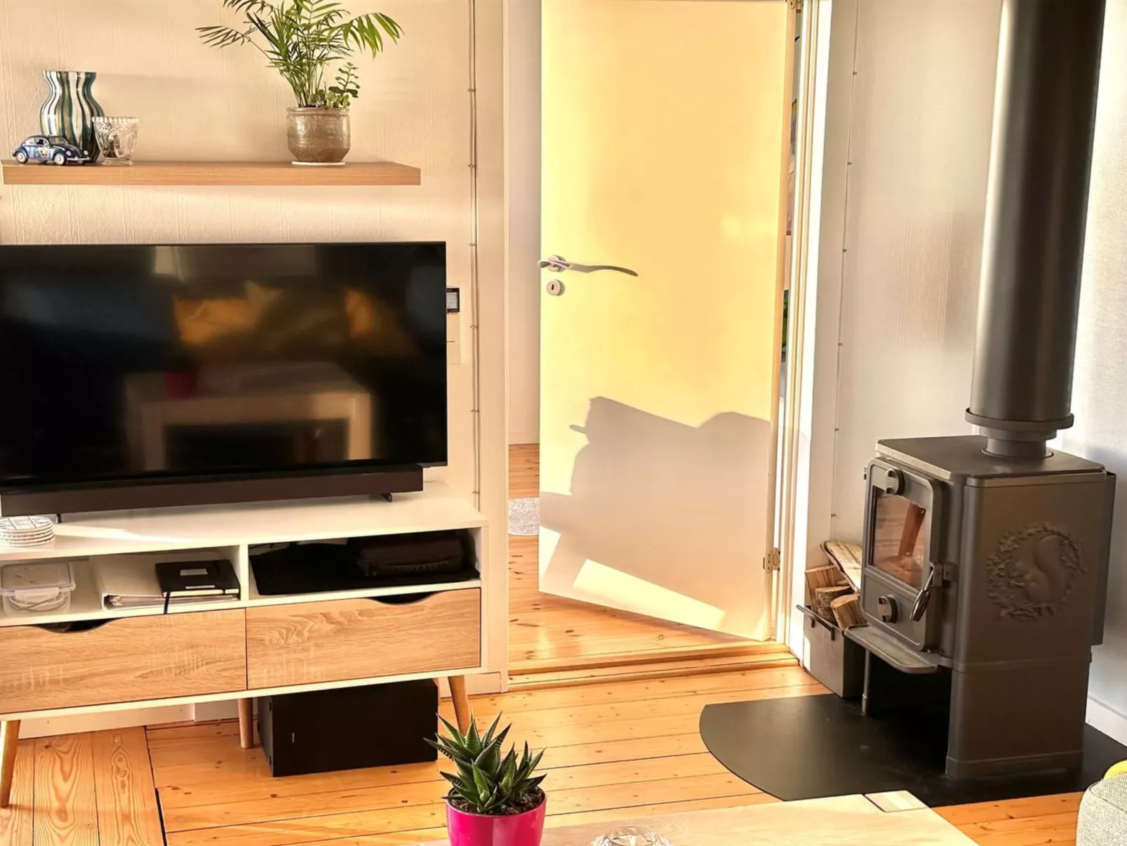 "Axeln" - 300m to the fjord-Inside