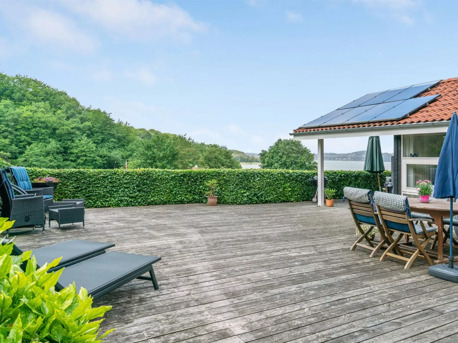 "Algot" - 100m to the fjord-Outside