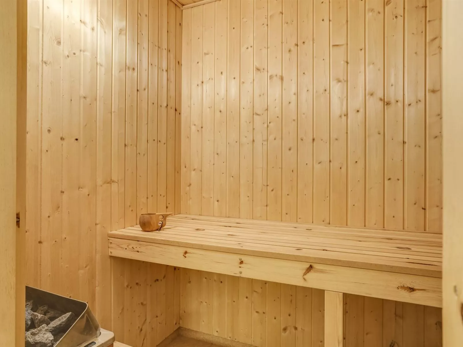 "Gunnie" - 1.1km from the sea-Drinnen