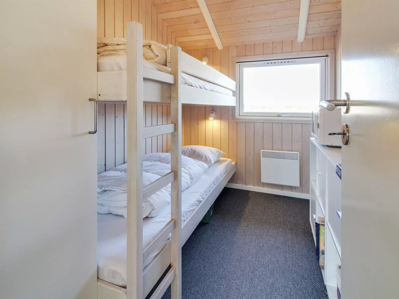 "Abiorn" - 2.5km from the sea-Inside