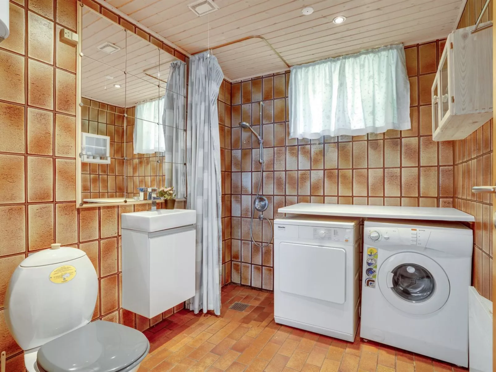 "Naumka" - 200m to the fjord-Dedans