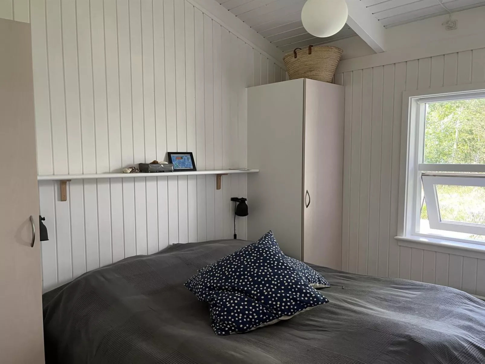 "Ran" - 600m from the sea-Dedans