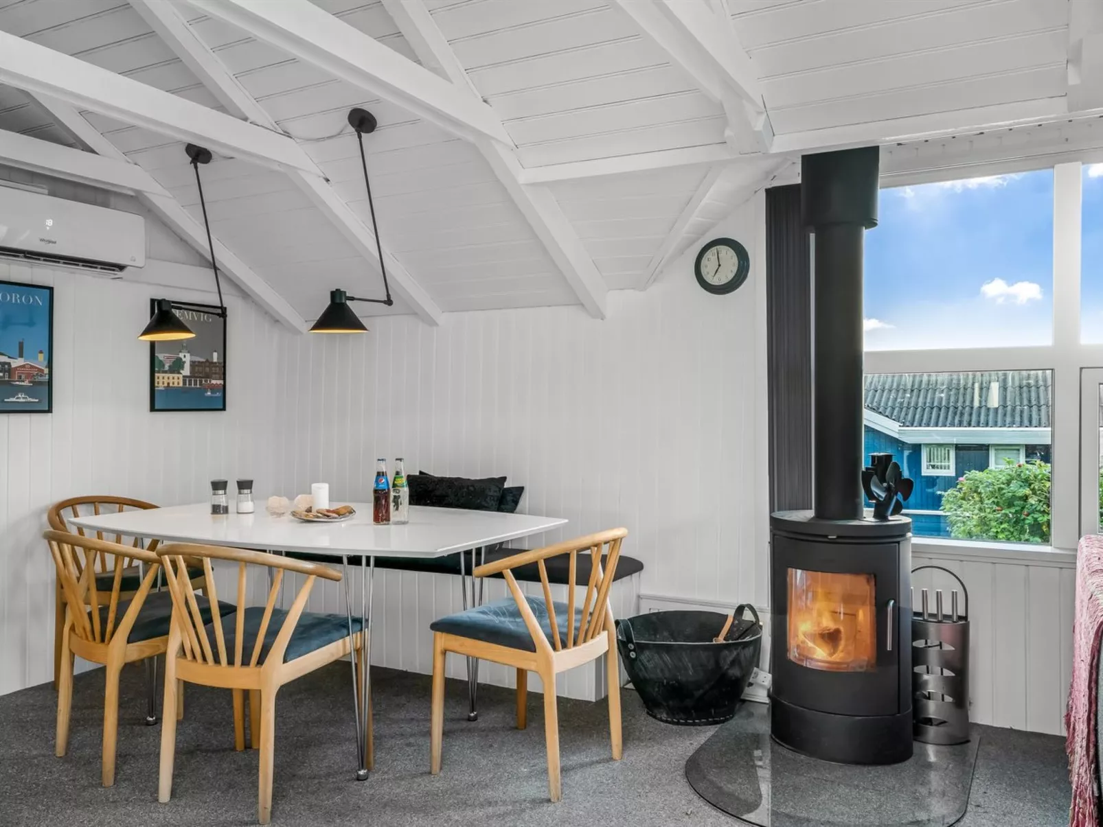 "Aksinja" - 250m to the fjord-Inside