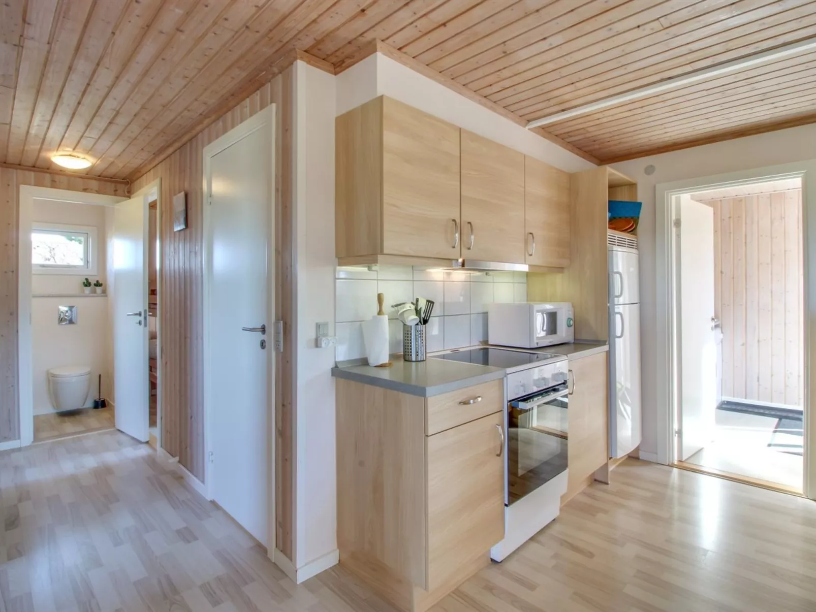 "Yanne" - 400m from the sea-Drinnen