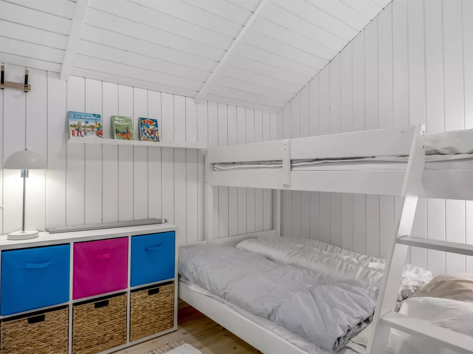 "Melisa" - 28km from the sea-Inside