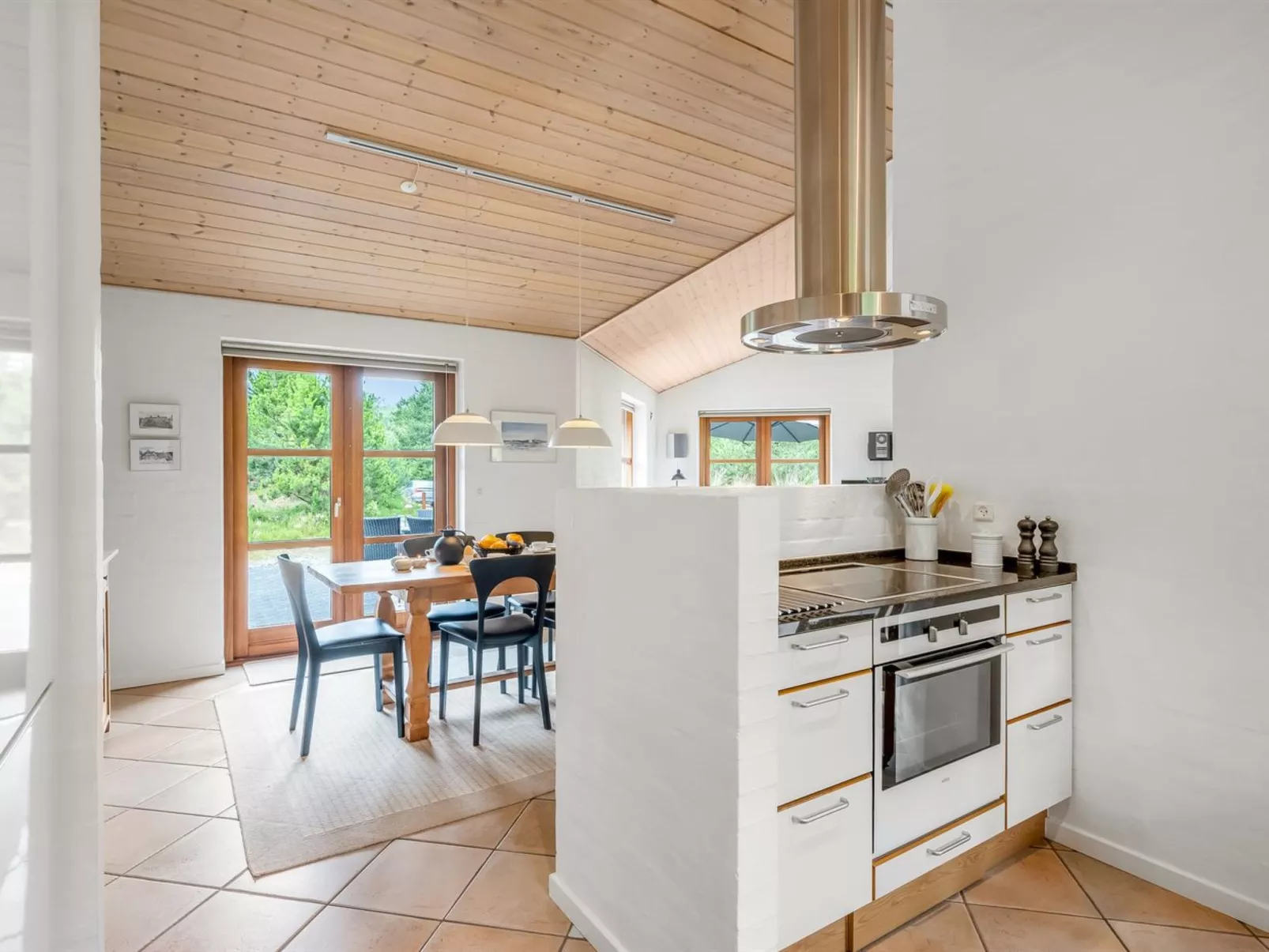 "Thormar" - 1.5km from the sea-Inside