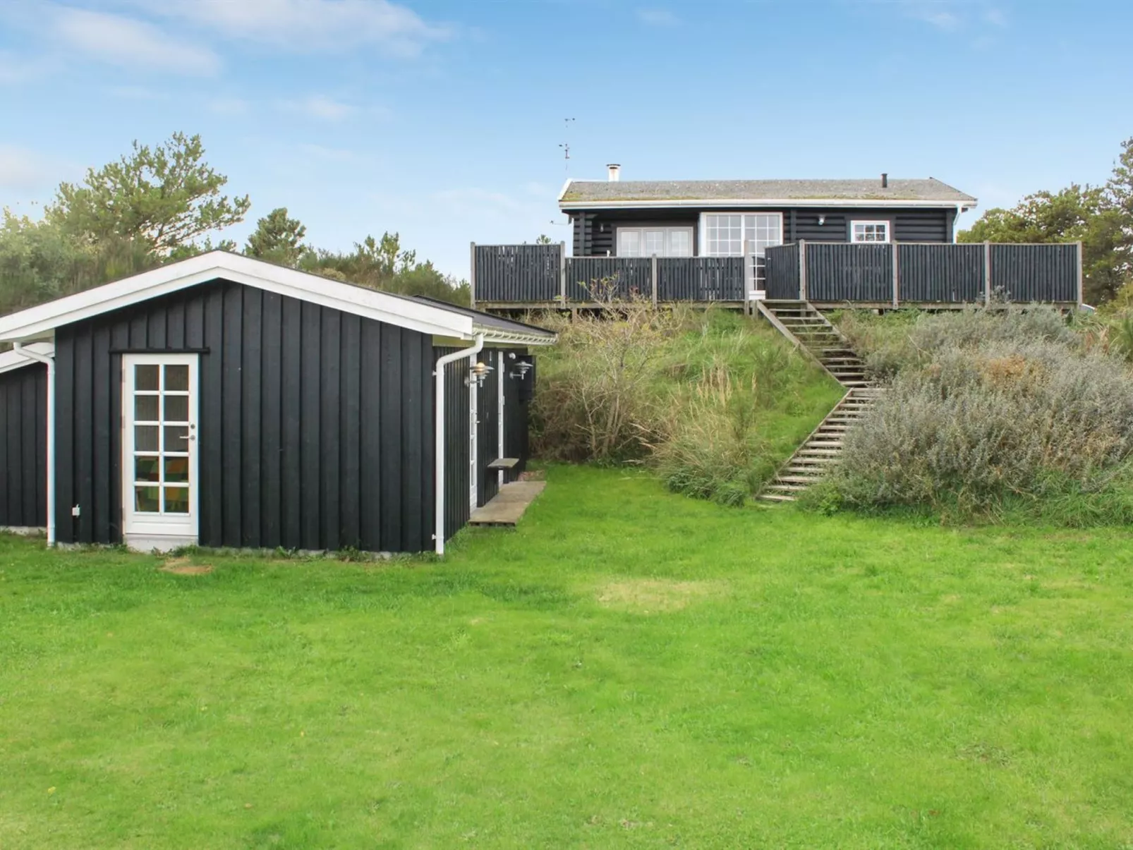 "Jenson" - 75m from the sea-Outside