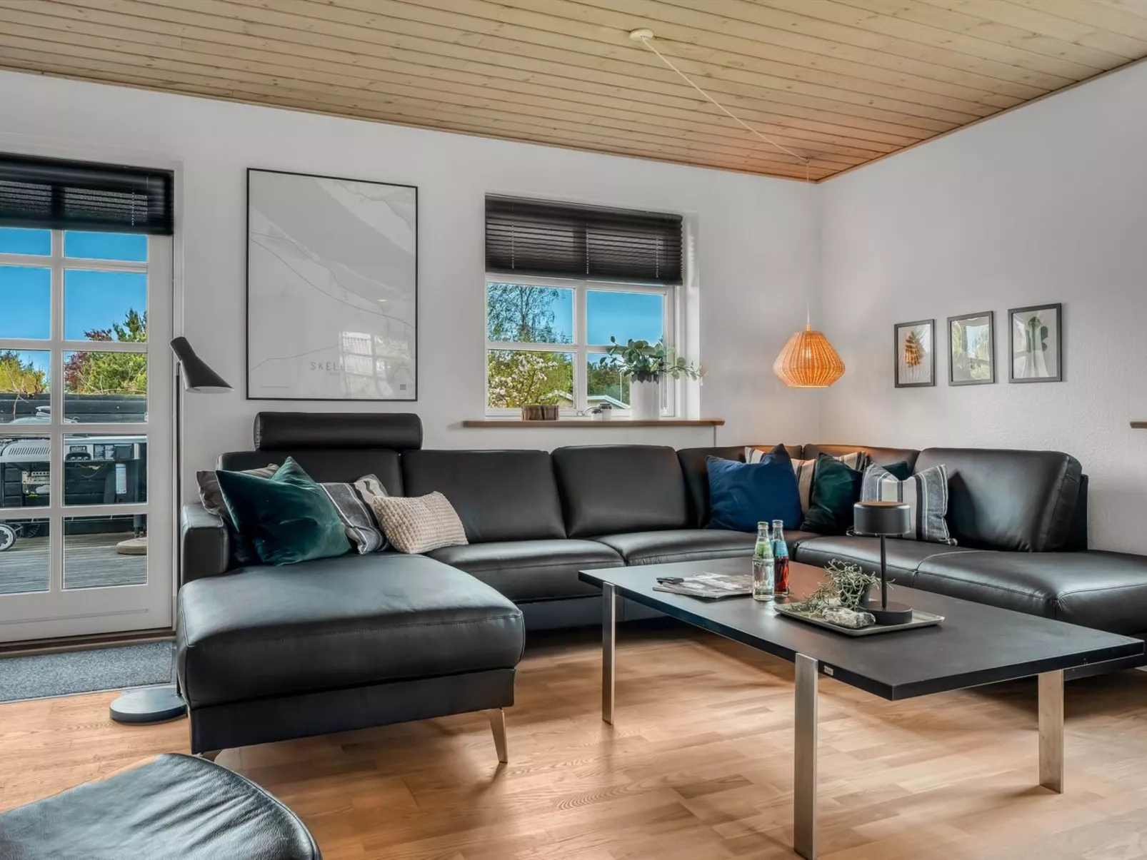 "Christina" - 300m to the fjord-Drinnen