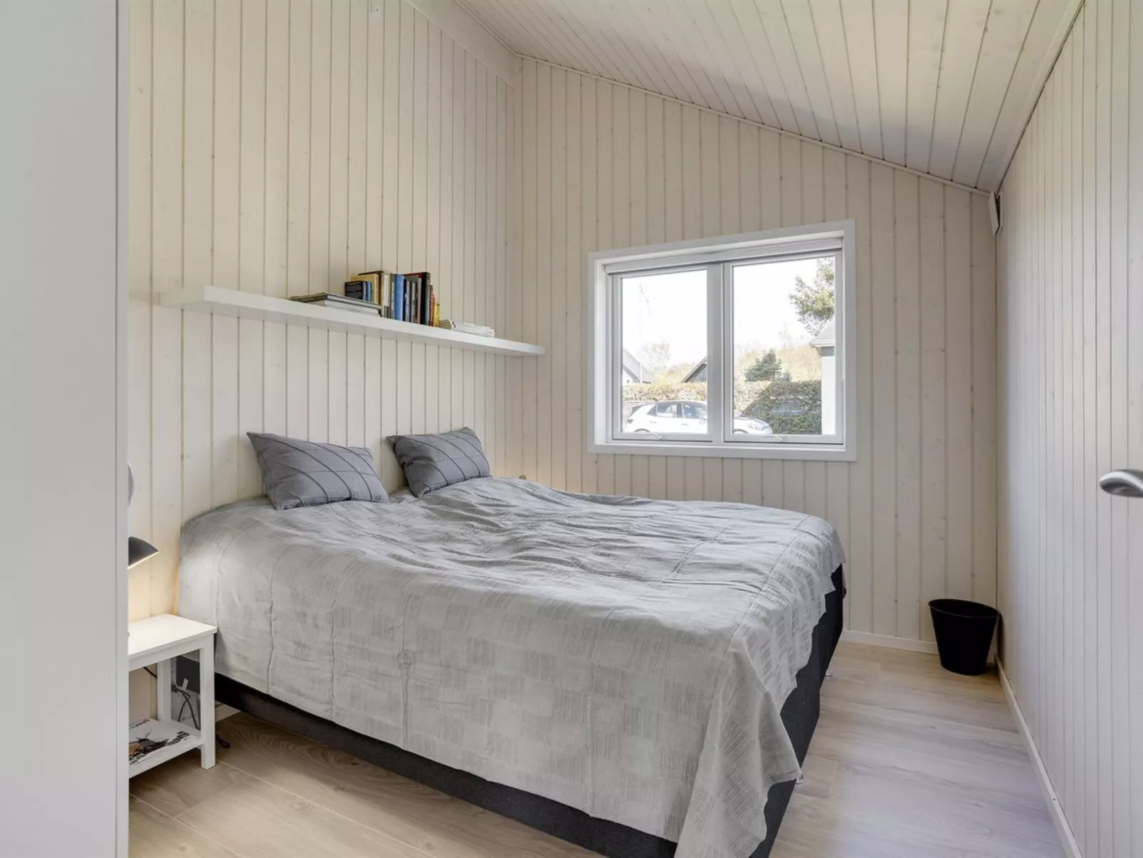 "Lander" - 20m from the sea-Inside