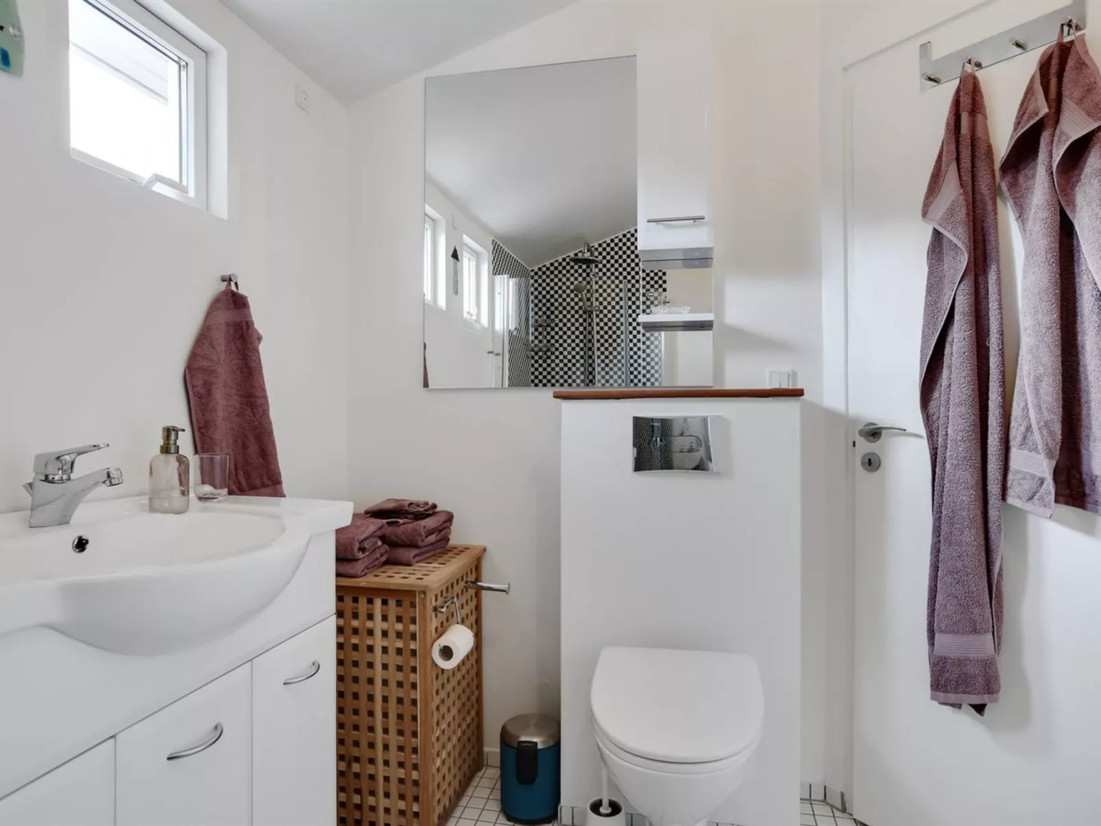 "Poul" - 100m from the sea-Drinnen